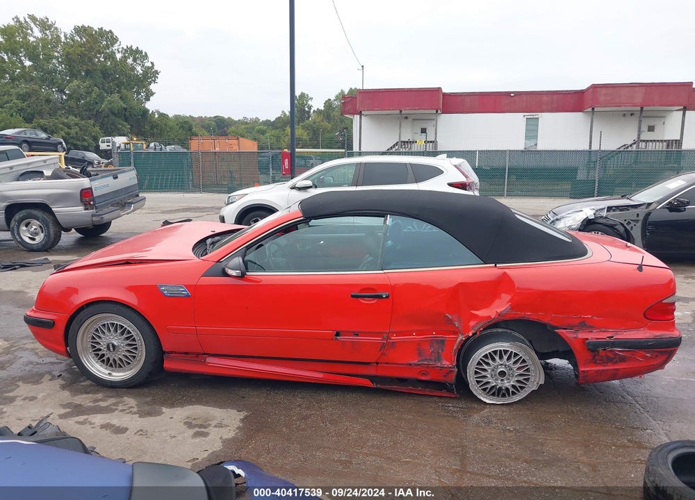 2000 MERCEDES-BENZ CLK 430 VIN: WDBLK70G6YT045207