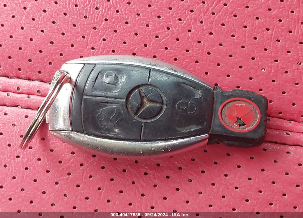 2000 MERCEDES-BENZ CLK 430 VIN: WDBLK70G6YT045207