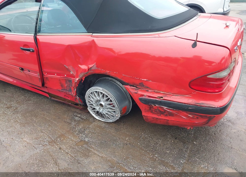 2000 MERCEDES-BENZ CLK 430 VIN: WDBLK70G6YT045207