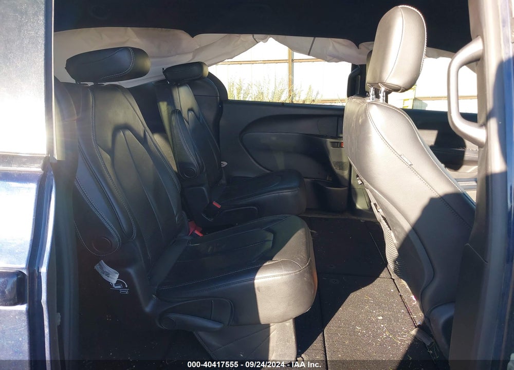 2019 CHRYSLER PACIFICA TOURING L VIN: 2C4RC1BG5KR644326