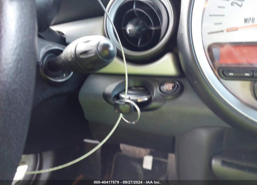 2012 MINI COOPER VIN: WMWSU3C55CT260206