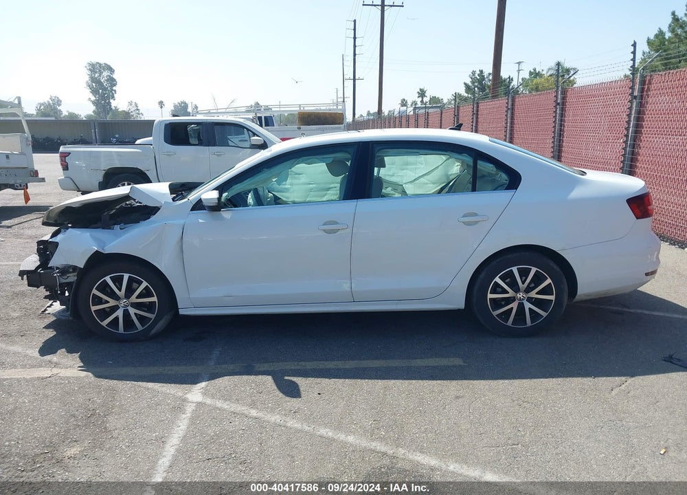 2017 VOLKSWAGEN JETTA 1.4T SE VIN: 3VWDB7AJ2HM356631
