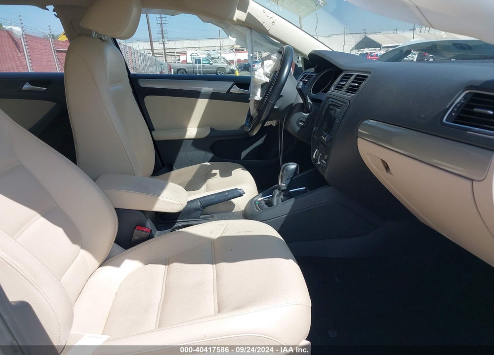 2017 VOLKSWAGEN JETTA 1.4T SE VIN: 3VWDB7AJ2HM356631