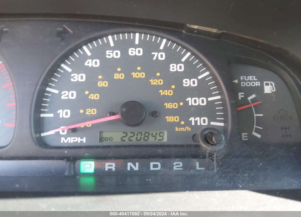 2000 TOYOTA 4RUNNER LIMITED V6 VIN: JT3GN87R5Y0178747
