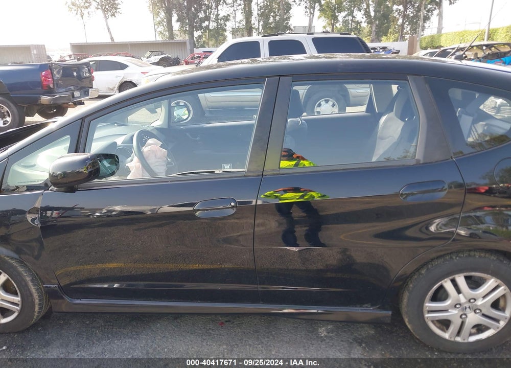 2013 HONDA FIT SPORT VIN: JHMGE8H59DC034892