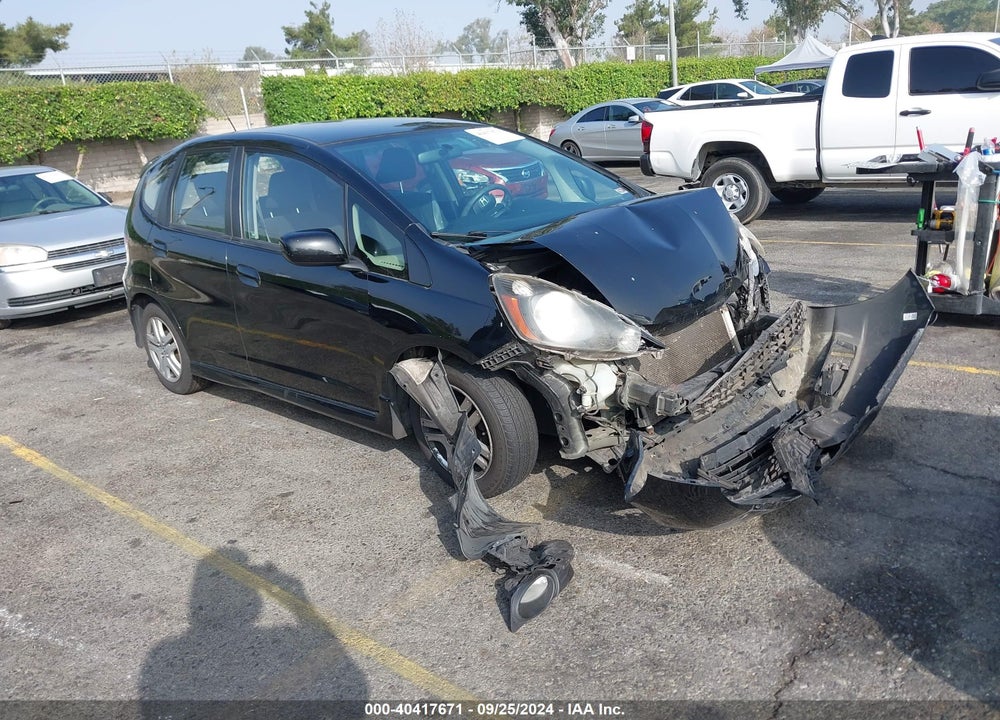 2013 HONDA FIT SPORT VIN: JHMGE8H59DC034892