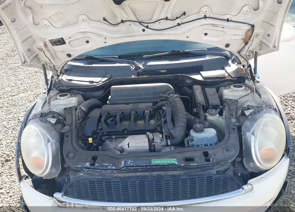 2009 MINI COOPER S VIN: WMWMS33569TG89591