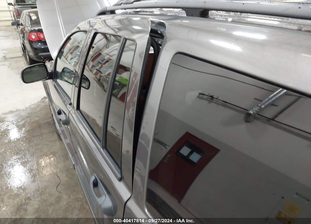 2004 JEEP GRAND CHEROKEE LAREDO VIN: 1J4GW48S94C176571