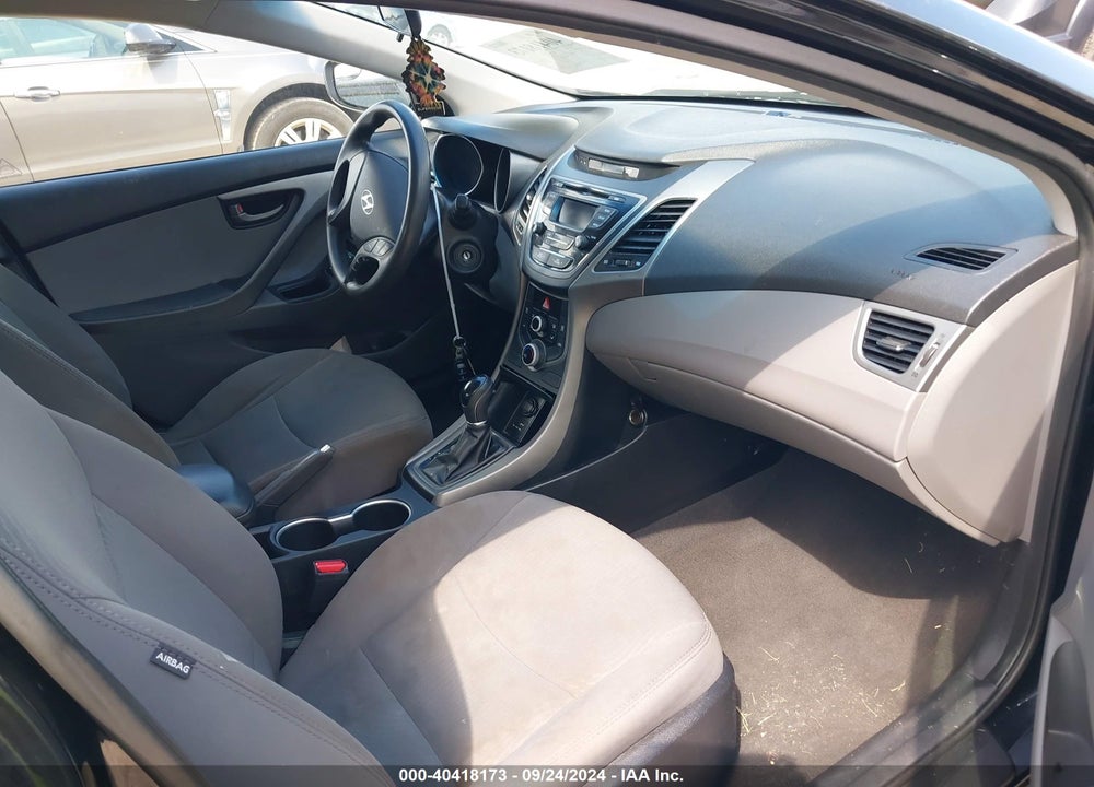 2015 HYUNDAI ELANTRA SE VIN: 5NPDH4AE9FH575124