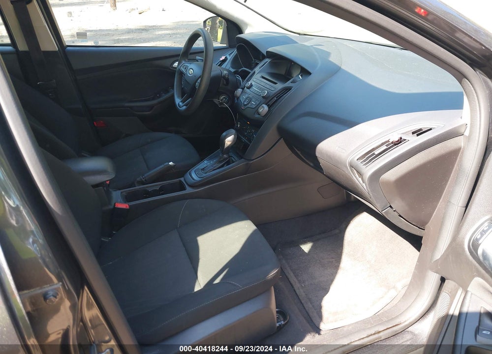 2017 FORD FOCUS SE VIN: 1FADP3K23HL278596