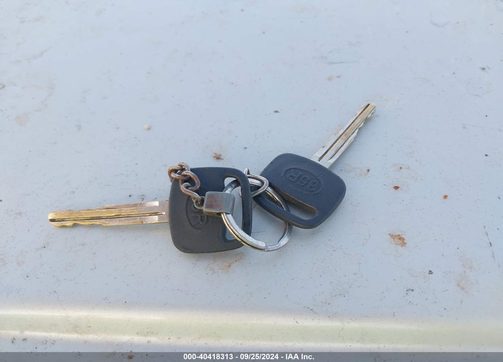 2002 TOYOTA COROLLA CE VIN: 2T1BR12E72C552312