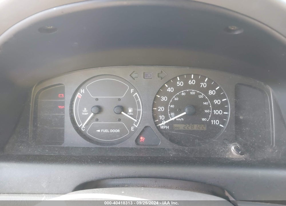 2002 TOYOTA COROLLA CE VIN: 2T1BR12E72C552312