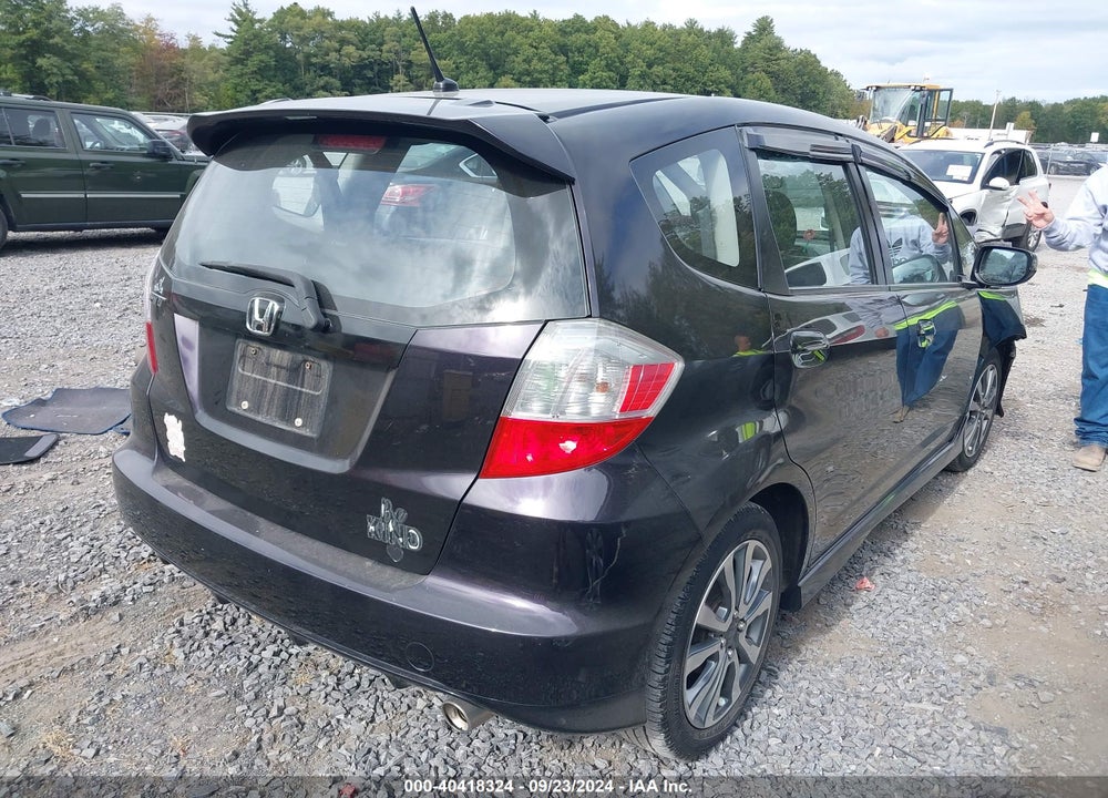 2013 HONDA FIT SPORT VIN: JHMGE8H58DC062974
