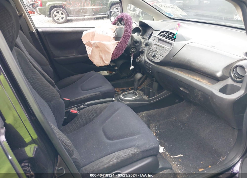 2013 HONDA FIT SPORT VIN: JHMGE8H58DC062974