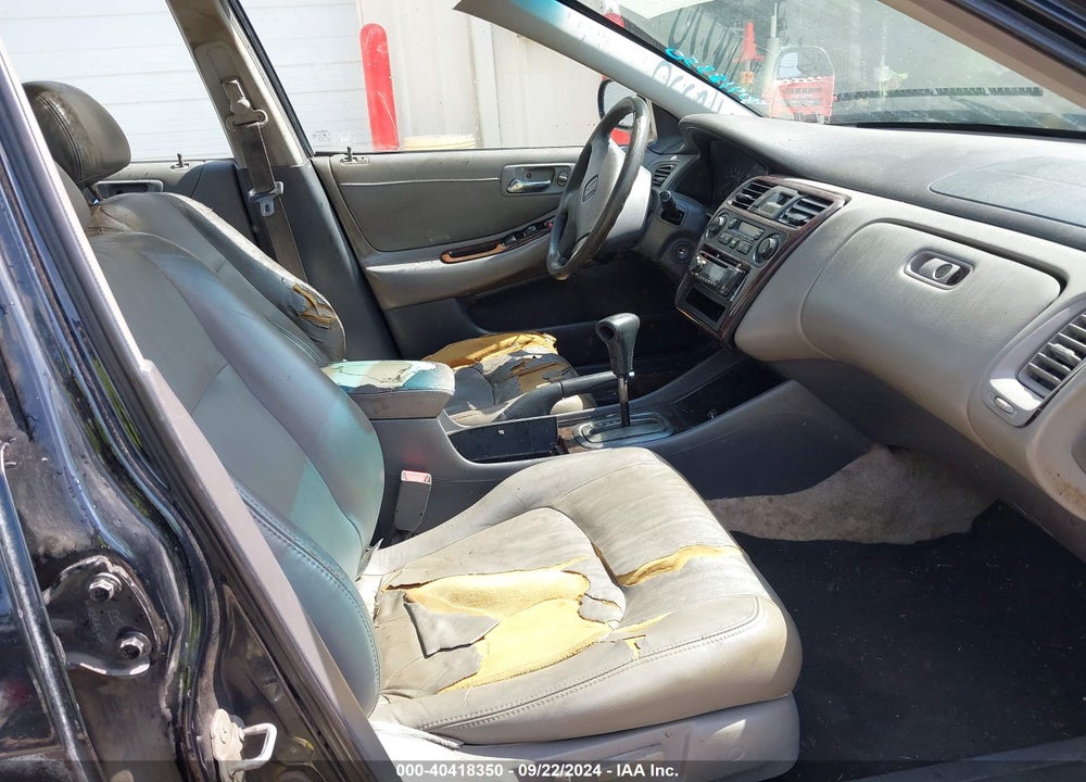 2002 HONDA ACCORD 3.0 EX VIN: 1HGCG16522A070311
