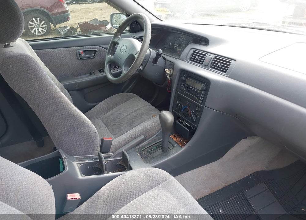 2001 TOYOTA CAMRY LE V6 VIN: JT2BF22K510300645