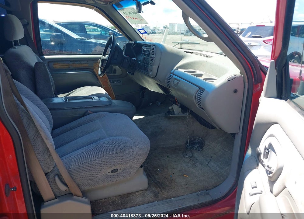 1995 CHEVROLET SUBURBAN C1500 VIN: 1GNEC16K4SJ360825