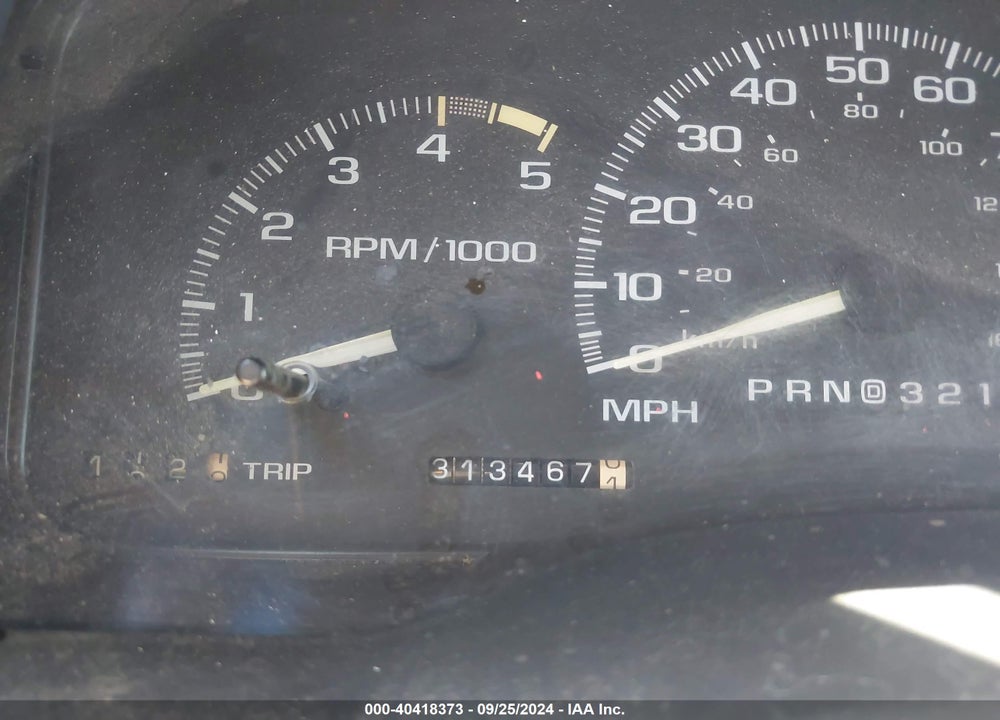 1995 CHEVROLET SUBURBAN C1500 VIN: 1GNEC16K4SJ360825