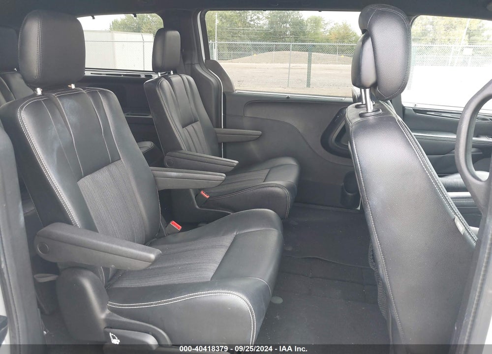 2015 CHRYSLER TOWN & COUNTRY S VIN: 2C4RC1HG3FR584253