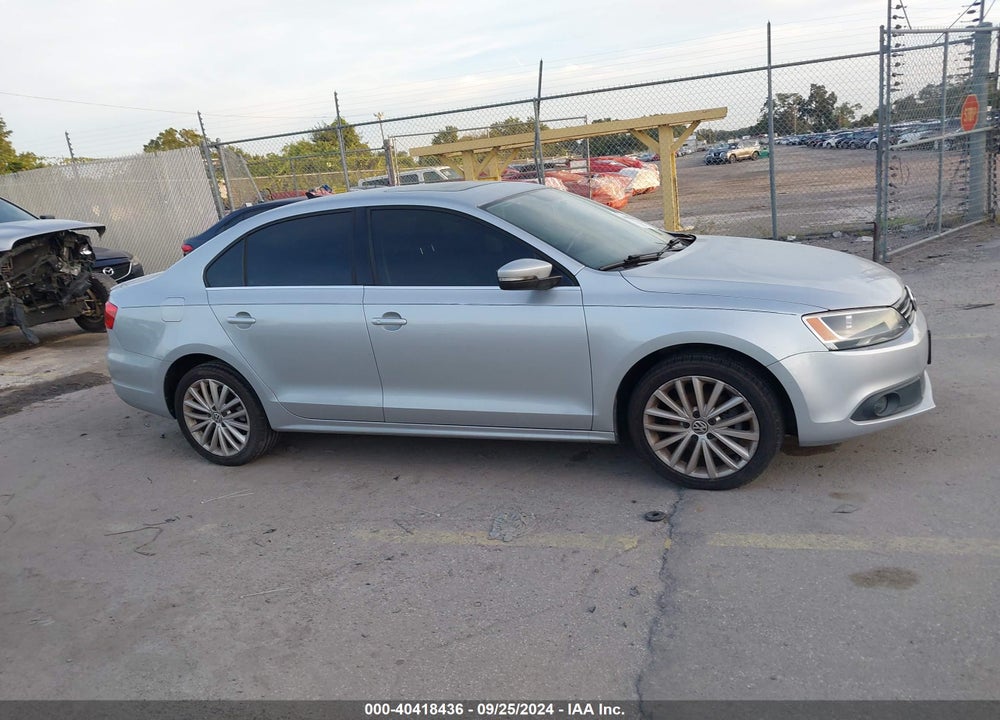 2014 VOLKSWAGEN JETTA 1.8T SEL VIN: 3VWL07AJ4EM389465