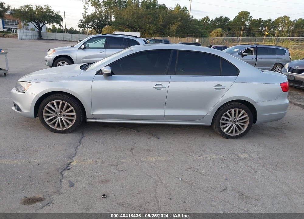 2014 VOLKSWAGEN JETTA 1.8T SEL VIN: 3VWL07AJ4EM389465