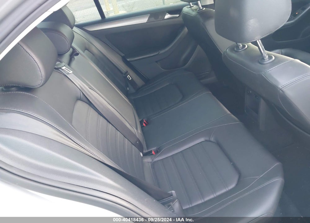 2014 VOLKSWAGEN JETTA 1.8T SEL VIN: 3VWL07AJ4EM389465