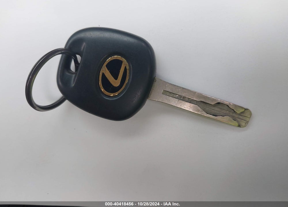 2002 LEXUS ES 300 VIN: JTHBF30G120064684