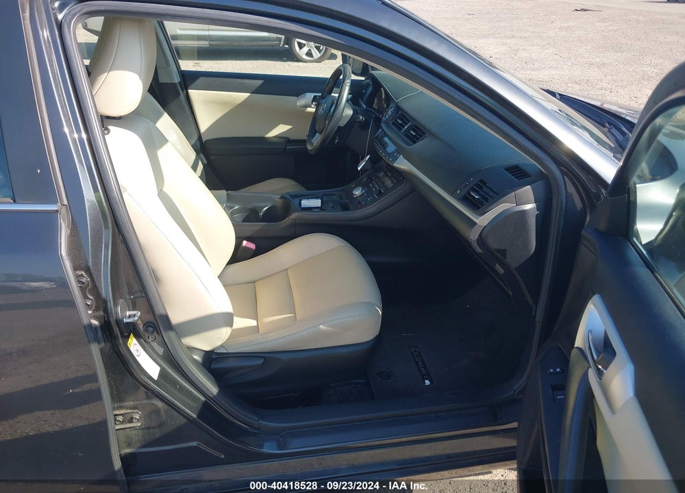 2011 LEXUS CT 200H PREMIUM VIN: JTHKD5BH9B2011047