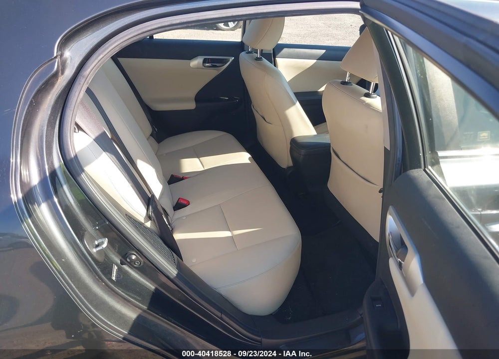 2011 LEXUS CT 200H PREMIUM VIN: JTHKD5BH9B2011047