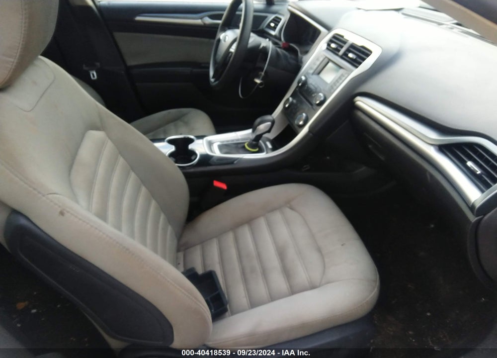 2015 FORD FUSION S VIN: 3FA6P0G70FR275584