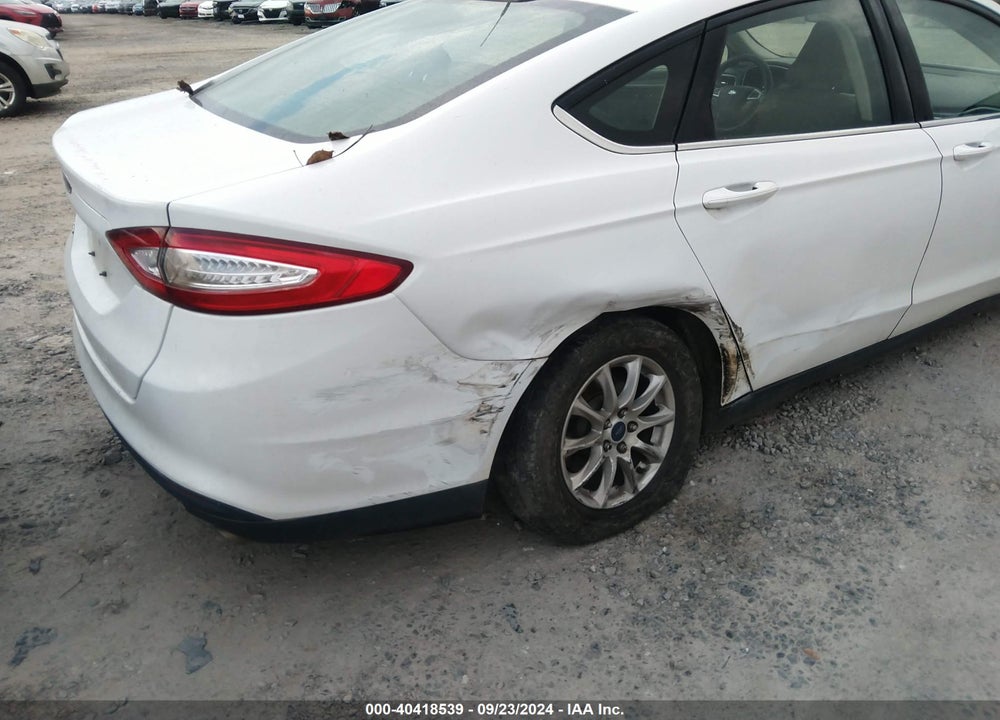 2015 FORD FUSION S VIN: 3FA6P0G70FR275584