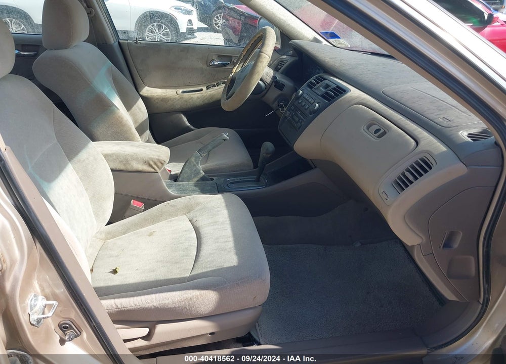 2001 HONDA ACCORD 2.3 LX VIN: 1HGCG564X1A089508