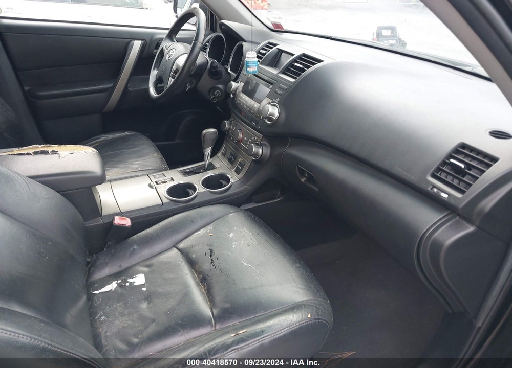 2011 TOYOTA HIGHLANDER SE V6 VIN: 5TDBK3EH0BS069922