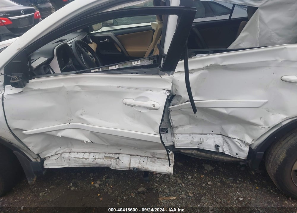 2018 TOYOTA RAV4 XLE VIN: JTMWFREV6JJ723834