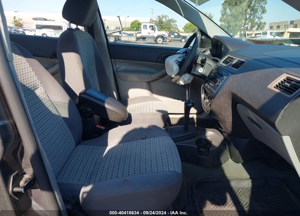 2007 FORD FOCUS S/SE/SES VIN: 1FAFP34N27W272141