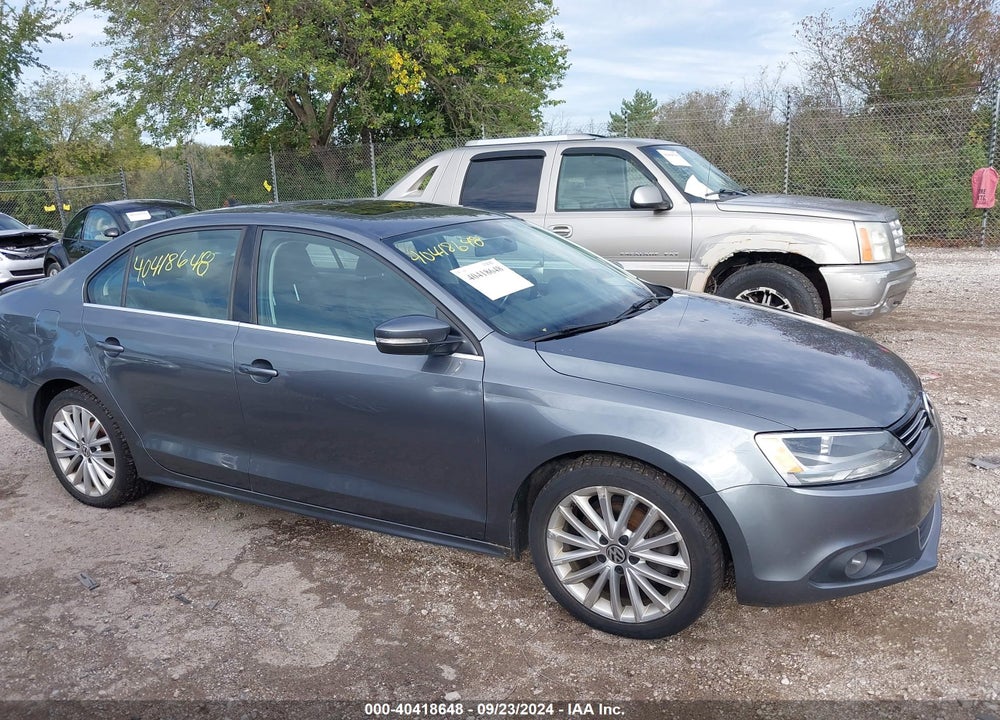 2014 VOLKSWAGEN JETTA 1.8T SEL VIN: 3VWL07AJ4EM374531