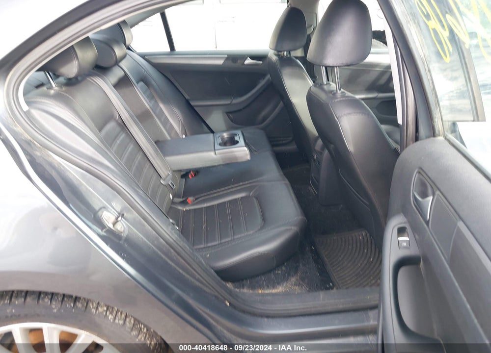2014 VOLKSWAGEN JETTA 1.8T SEL VIN: 3VWL07AJ4EM374531