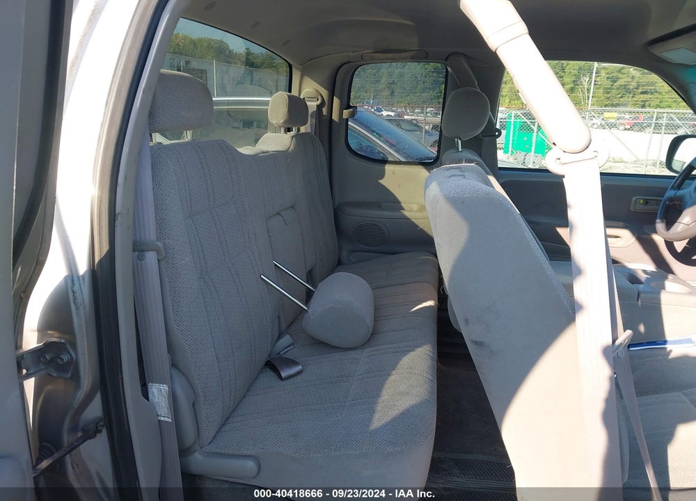 2001 TOYOTA TUNDRA SR5 V8 VIN: 5TBBT44181S184122