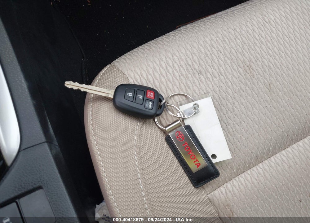 2015 TOYOTA COROLLA LE VIN: 2T1BURHE8FC263708