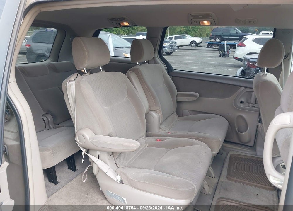 2004 TOYOTA SIENNA LE VIN: 5TDZA23C24S053999