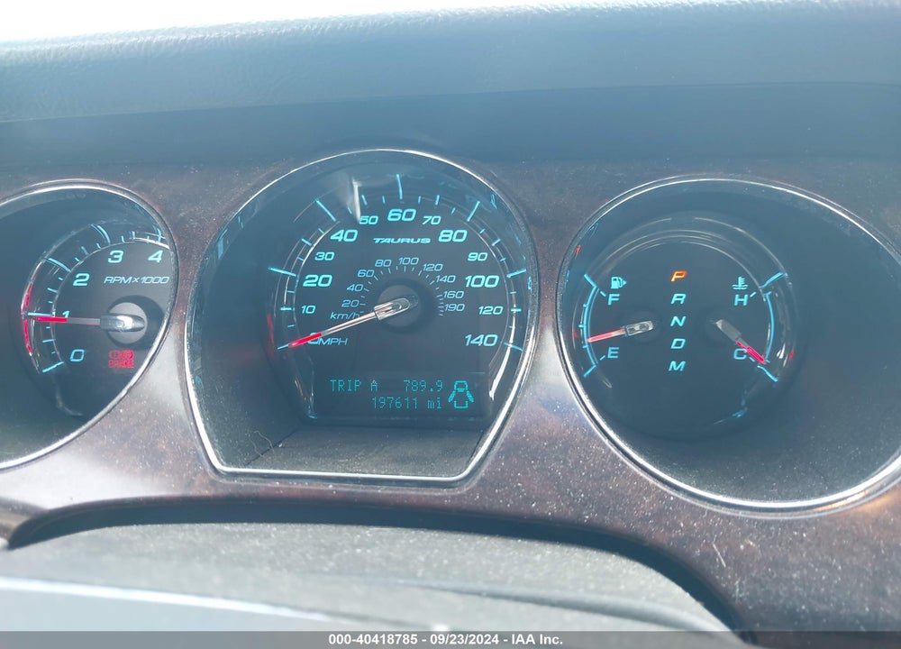 2010 FORD TAURUS LIMITED VIN: 1FAHP2FWXAG107979