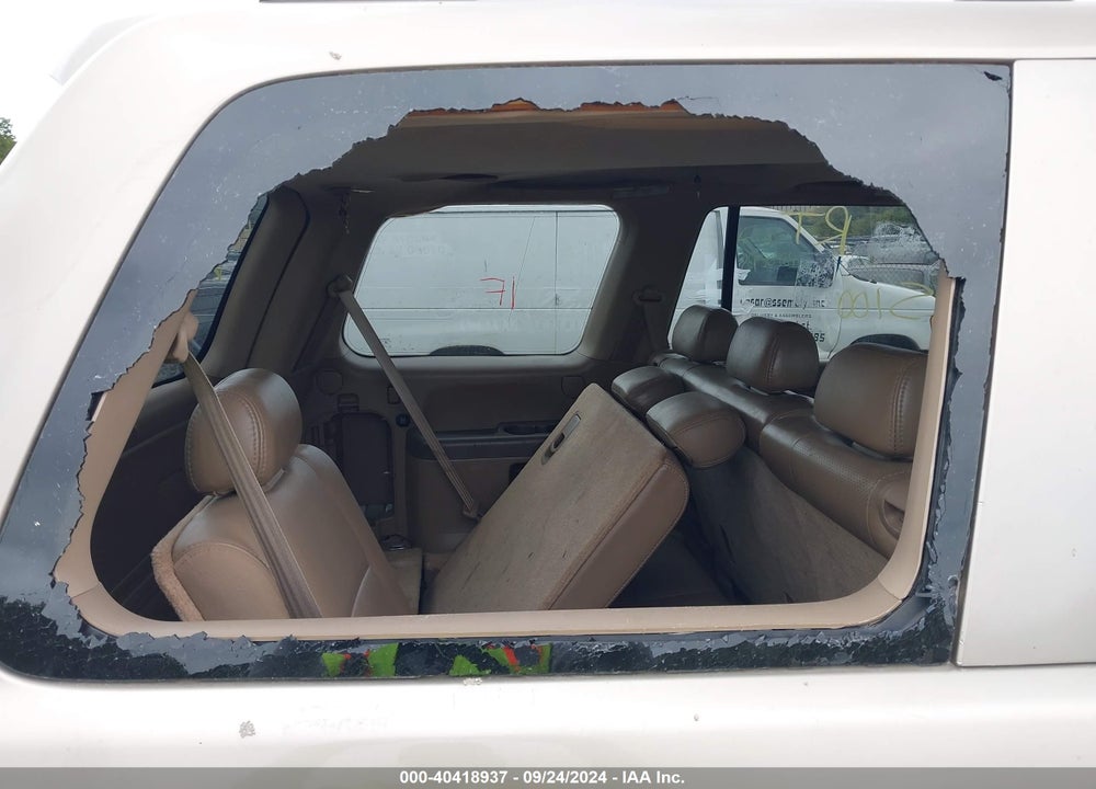2005 HONDA PILOT EX-L VIN: 5FNYF18585B067588