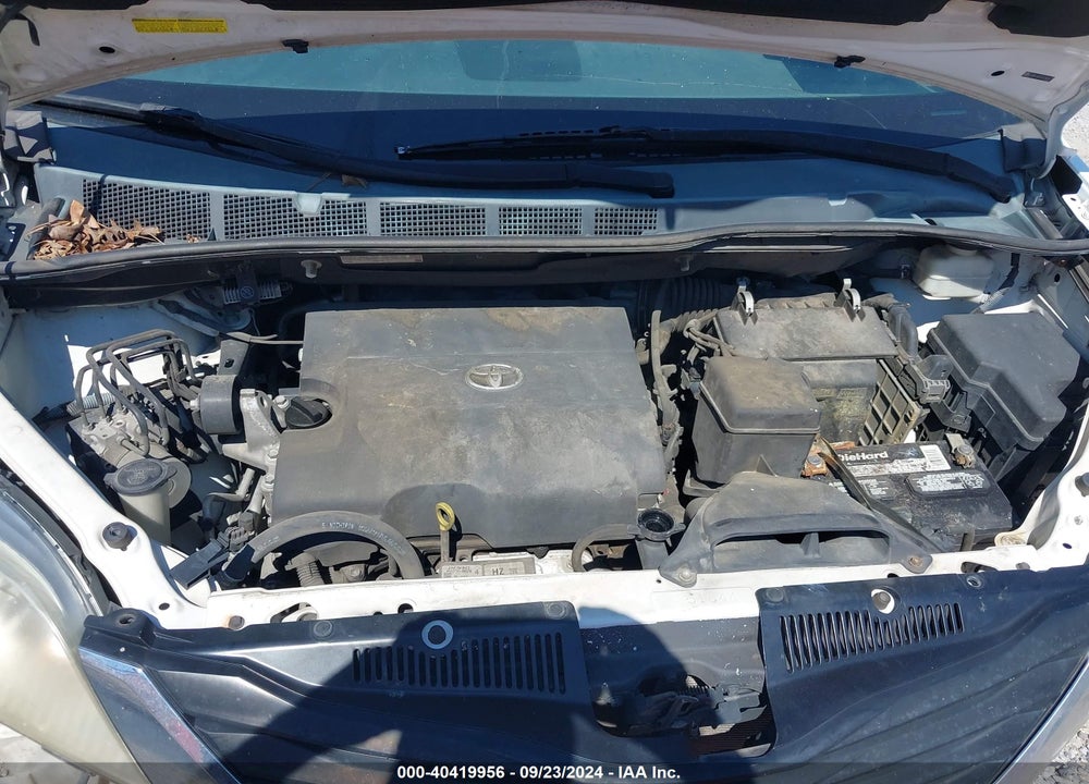 2013 TOYOTA SIENNA LE V6 8 PASSENGER VIN: 5TDKK3DCXDS296947