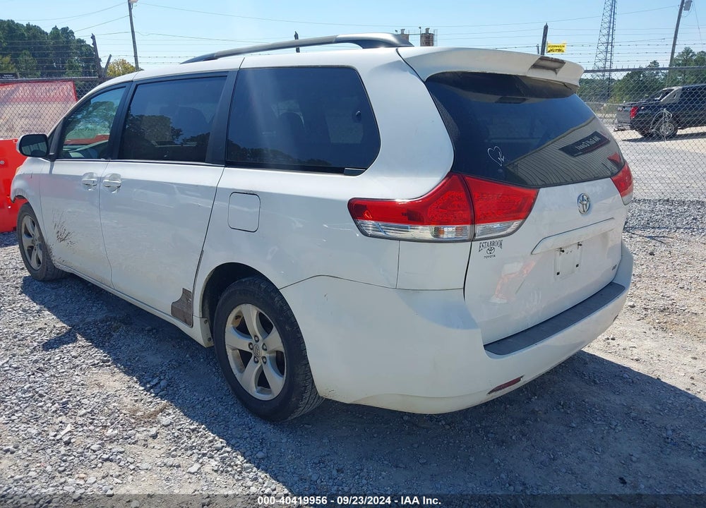 2013 TOYOTA SIENNA LE V6 8 PASSENGER VIN: 5TDKK3DCXDS296947