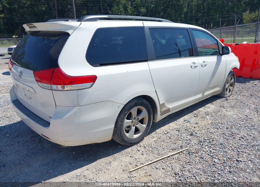 2013 TOYOTA SIENNA LE V6 8 PASSENGER VIN: 5TDKK3DCXDS296947