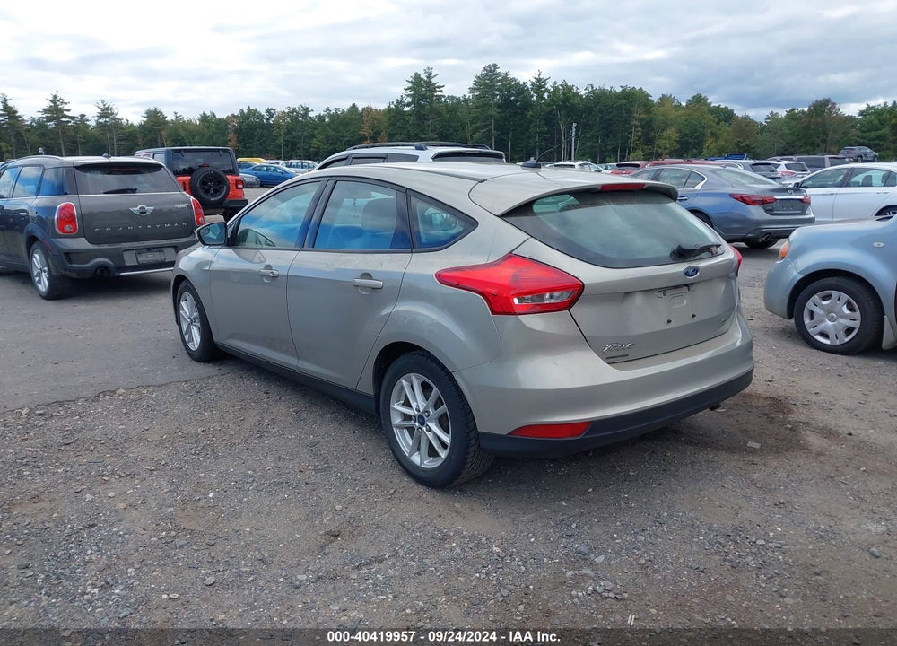 2015 FORD FOCUS SE VIN: 1FADP3K25FL272697