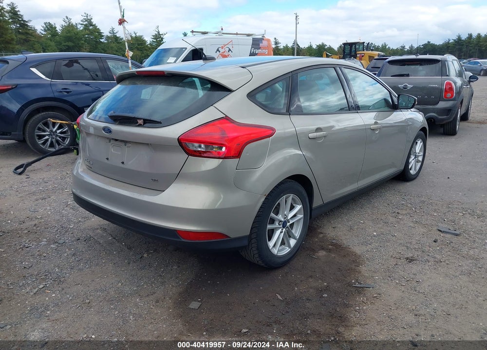 2015 FORD FOCUS SE VIN: 1FADP3K25FL272697