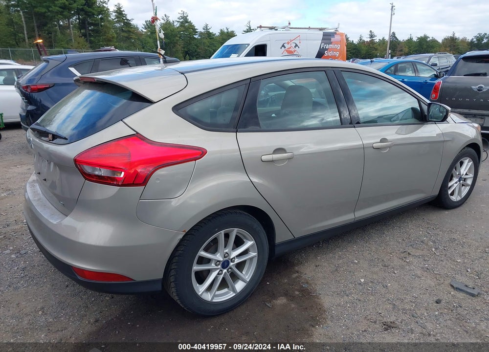 2015 FORD FOCUS SE VIN: 1FADP3K25FL272697