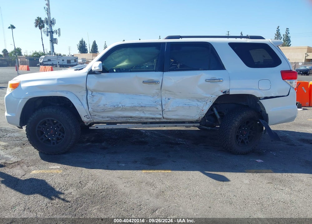 2011 TOYOTA 4RUNNER SR5 V6 VIN: JTEZU5JR9B5027396