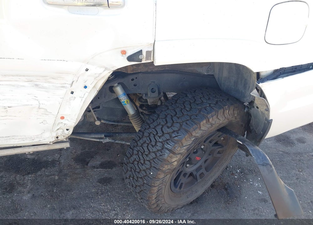 2011 TOYOTA 4RUNNER SR5 V6 VIN: JTEZU5JR9B5027396